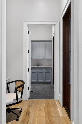 943 Kennesaw Due West Road, Kennesaw, GA 30152