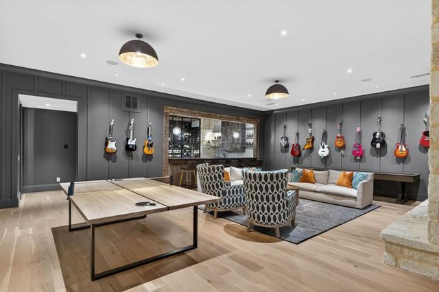 943 Kennesaw Due West Road, Kennesaw, GA 30152