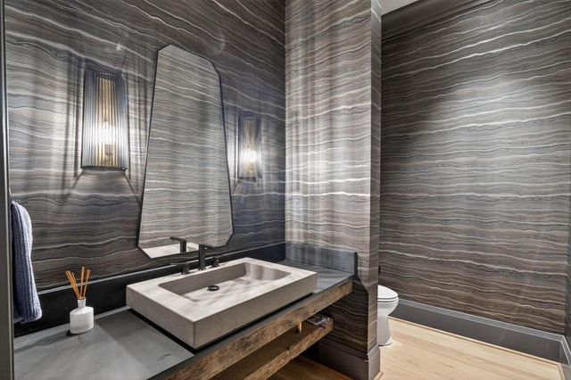 943 Kennesaw Due West Road, Kennesaw, GA 30152