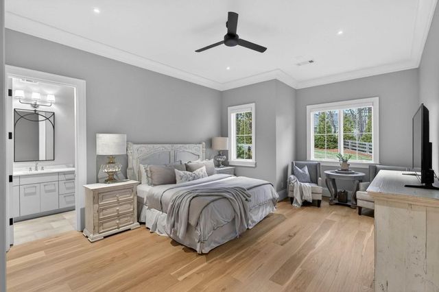 943 Kennesaw Due West Road, Kennesaw, GA 30152