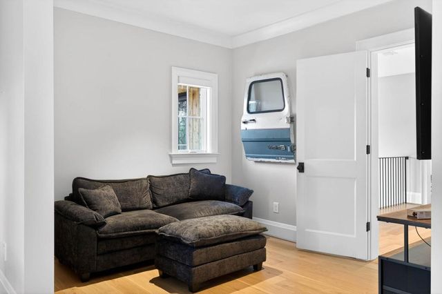 943 Kennesaw Due West Road, Kennesaw, GA 30152