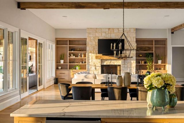 943 Kennesaw Due West Road, Kennesaw, GA 30152