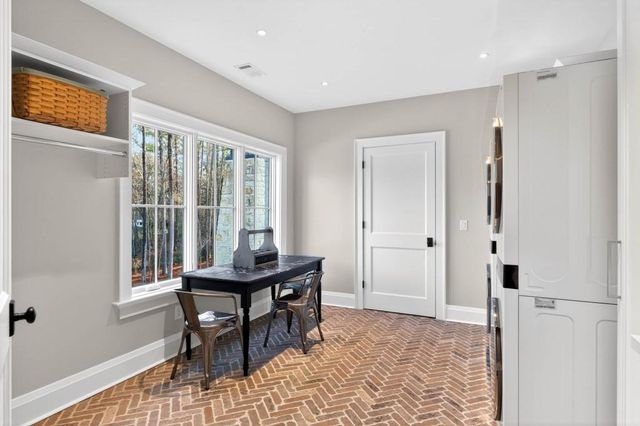 943 Kennesaw Due West Road, Kennesaw, GA 30152