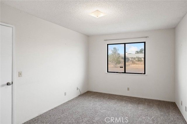 11065 Neola Road, Apple Valley, CA 92308
