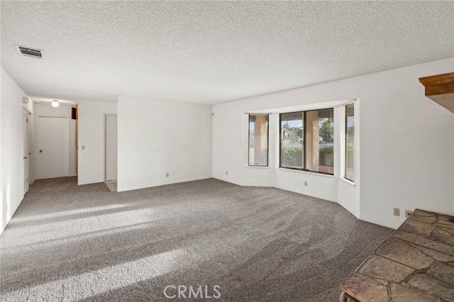 11065 Neola Road, Apple Valley, CA 92308