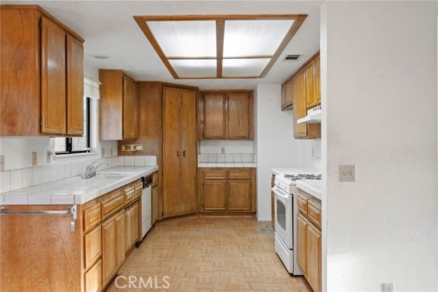 11065 Neola Road, Apple Valley, CA 92308