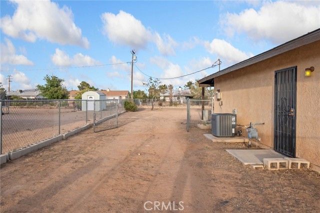 11065 Neola Road, Apple Valley, CA 92308