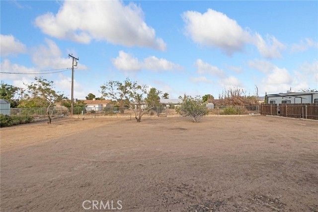 11065 Neola Road, Apple Valley, CA 92308