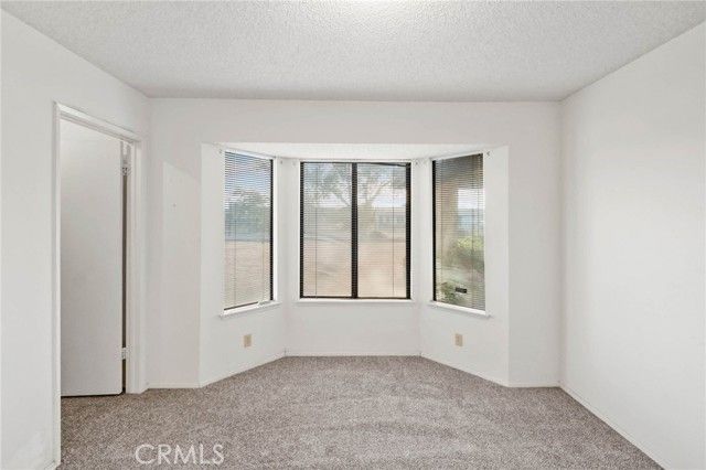 11065 Neola Road, Apple Valley, CA 92308