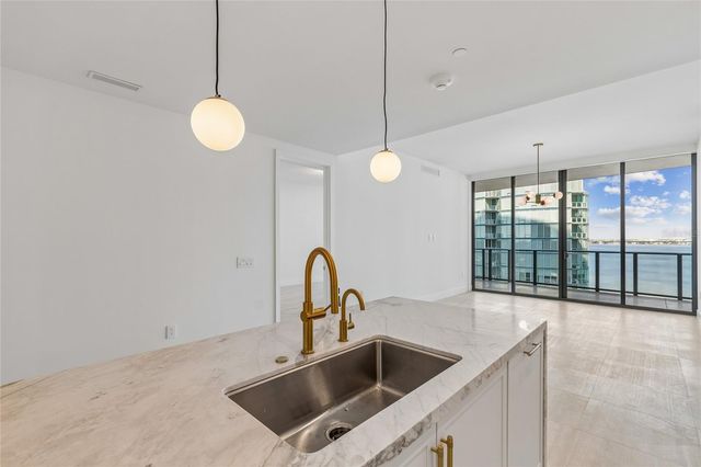 3015 S YSABELLA AVENUE 1102, Tampa, FL 33629