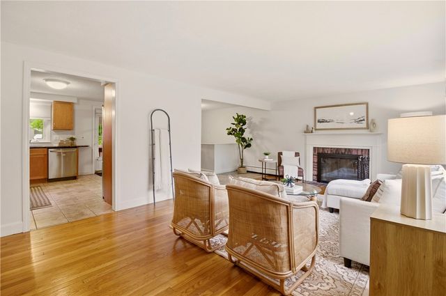 208 Sowams Road, Barrington, RI 02806