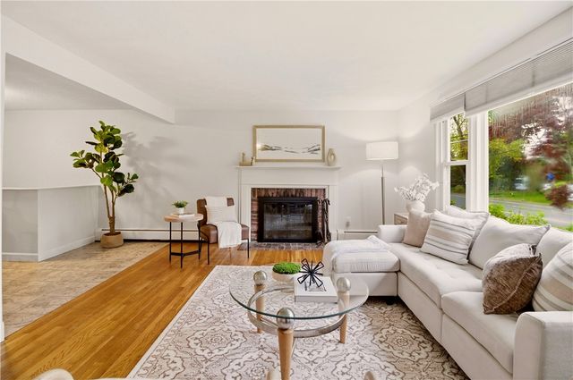 208 Sowams Road, Barrington, RI 02806