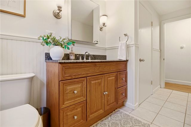 208 Sowams Road, Barrington, RI 02806
