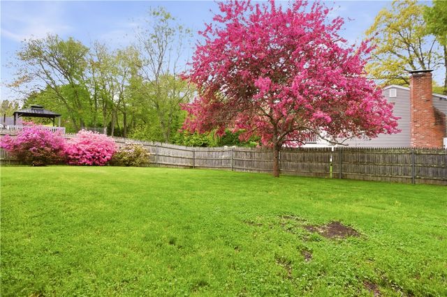 208 Sowams Road, Barrington, RI 02806