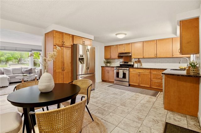208 Sowams Road, Barrington, RI 02806