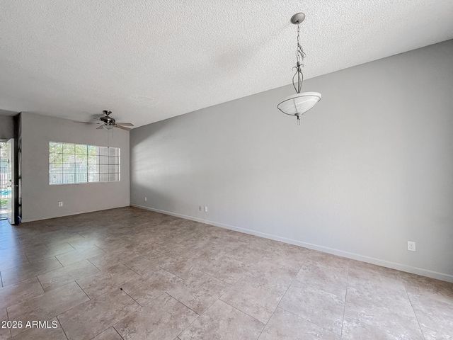 1935 W MORTEN Avenue 27, Phoenix, AZ 85021