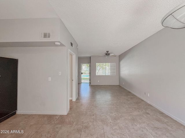 1935 W MORTEN Avenue 27, Phoenix, AZ 85021