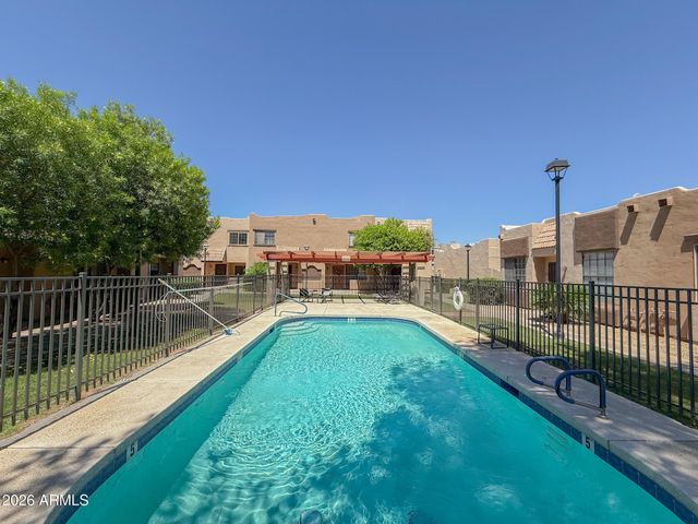 1935 W MORTEN Avenue 27, Phoenix, AZ 85021