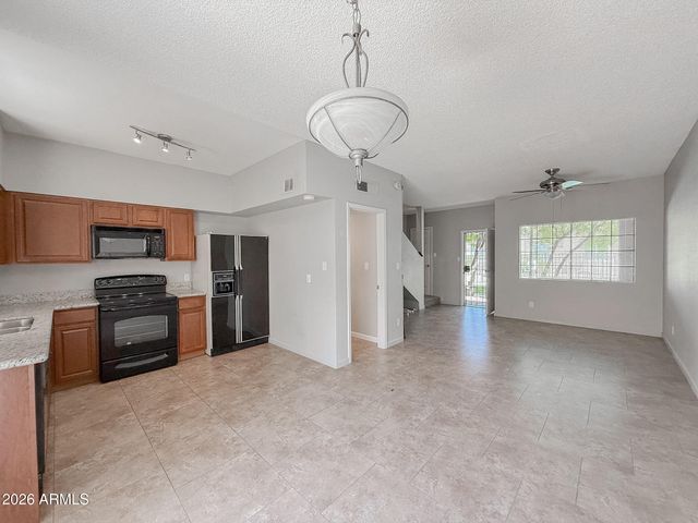 1935 W MORTEN Avenue 27, Phoenix, AZ 85021