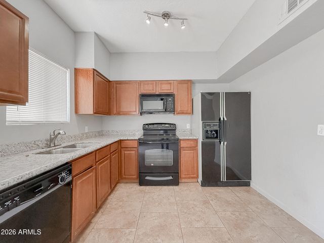 1935 W MORTEN Avenue 27, Phoenix, AZ 85021