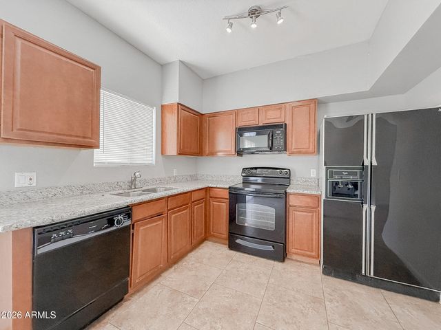 1935 W MORTEN Avenue 27, Phoenix, AZ 85021