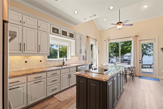 636 Turner Drive, Trinidad, TX 75163