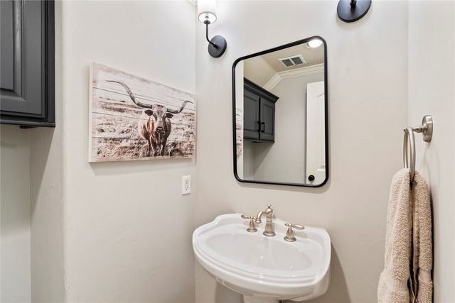 636 Turner Drive, Trinidad, TX 75163