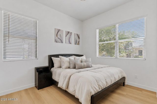 10204 E THUNDERBOLT Avenue, Mesa, AZ 85212
