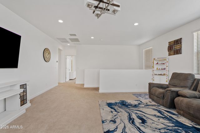 10204 E THUNDERBOLT Avenue, Mesa, AZ 85212