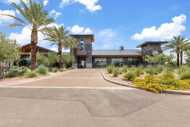 10204 E THUNDERBOLT Avenue, Mesa, AZ 85212