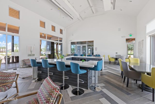 10204 E THUNDERBOLT Avenue, Mesa, AZ 85212