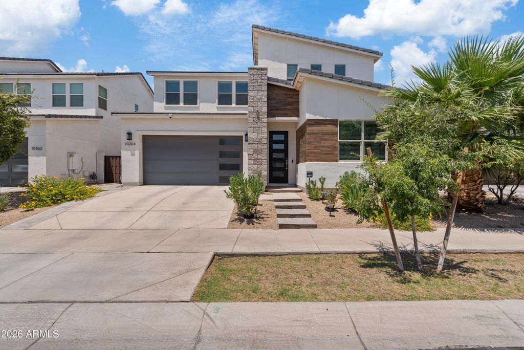 10204 E THUNDERBOLT Avenue, Mesa, AZ 85212
