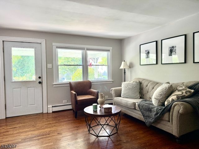 57 Bonnell St, Flemington Boro, NJ 08822