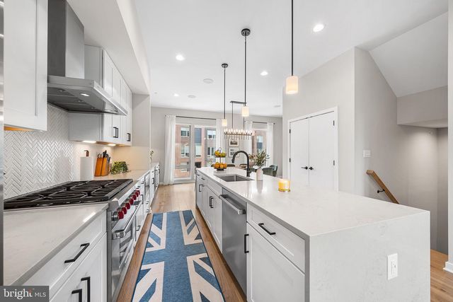 3117 PIERVIEW LN, Philadelphia, PA 19125