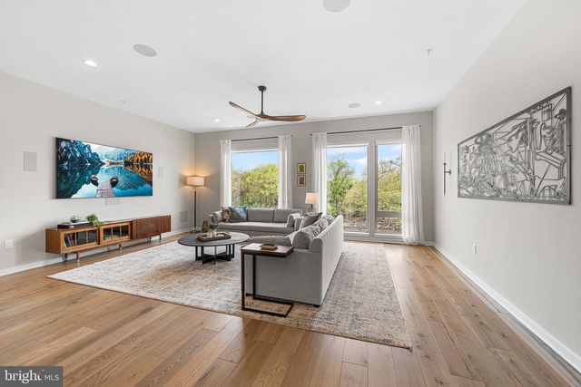 3117 PIERVIEW LN, Philadelphia, PA 19125