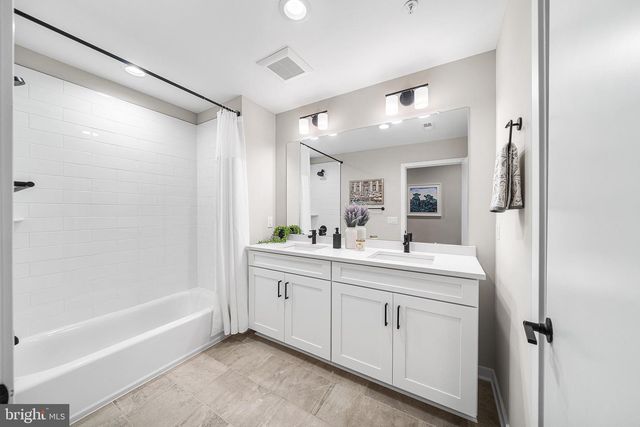 3117 PIERVIEW LN, Philadelphia, PA 19125