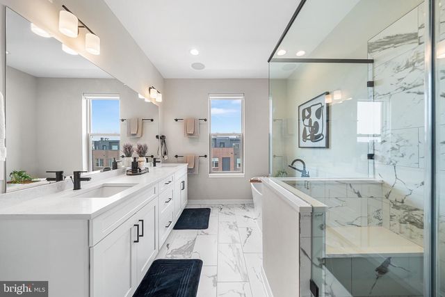 3117 PIERVIEW LN, Philadelphia, PA 19125