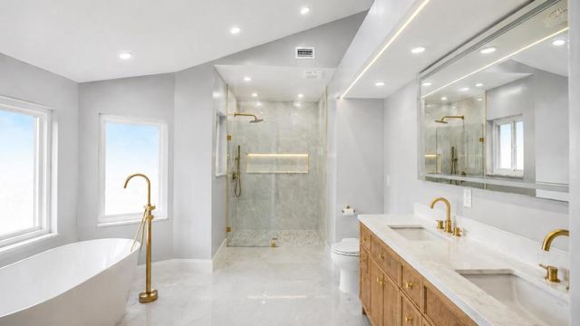 18874 Mount Cimarron Street, Fountain Valley, CA 92708