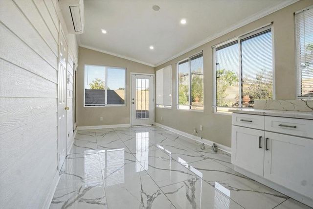 18874 Mount Cimarron Street, Fountain Valley, CA 92708