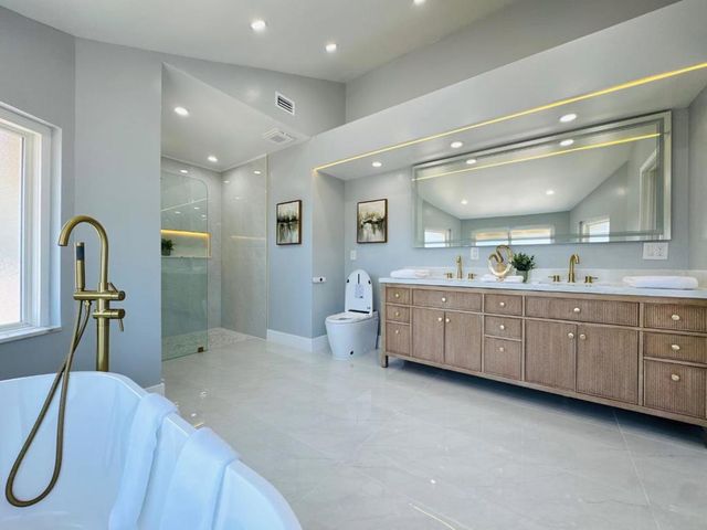 18874 Mount Cimarron Street, Fountain Valley, CA 92708