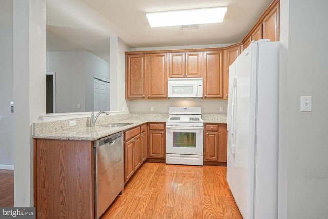 226 BREEDERS CUP DR, Cherry Hill, NJ 08002