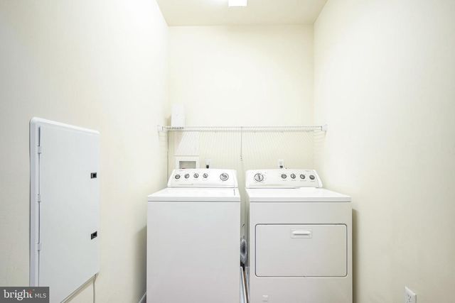 226 BREEDERS CUP DR, Cherry Hill, NJ 08002