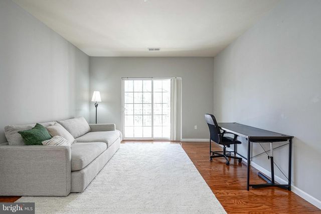 226 BREEDERS CUP DR, Cherry Hill, NJ 08002