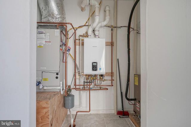 226 BREEDERS CUP DR, Cherry Hill, NJ 08002