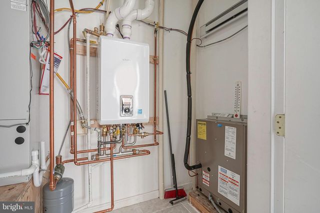 226 BREEDERS CUP DR, Cherry Hill, NJ 08002