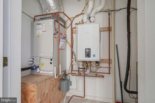 226 BREEDERS CUP DR, Cherry Hill, NJ 08002