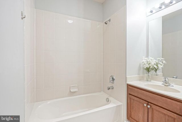 226 BREEDERS CUP DR, Cherry Hill, NJ 08002