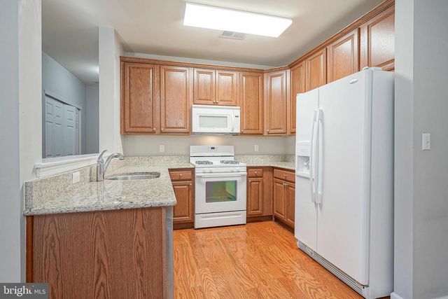 226 BREEDERS CUP DR, Cherry Hill, NJ 08002