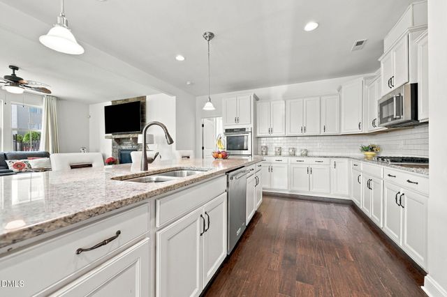 906 Avalon Drive, Mebane, NC 27302