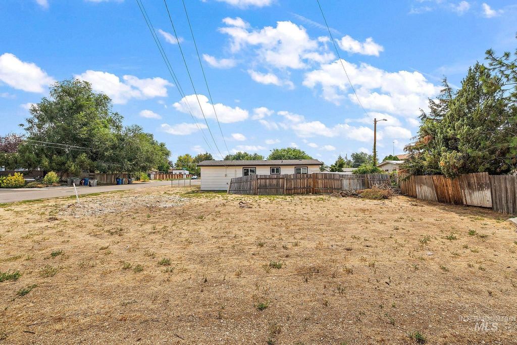 975 Patrick, Boise, ID 83709 photo 2